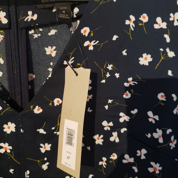 Banana Republic petite floral dress - Picture 2 of 4